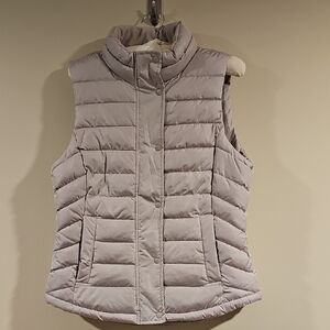 GAP Women's Light Gray Quilted Vest
